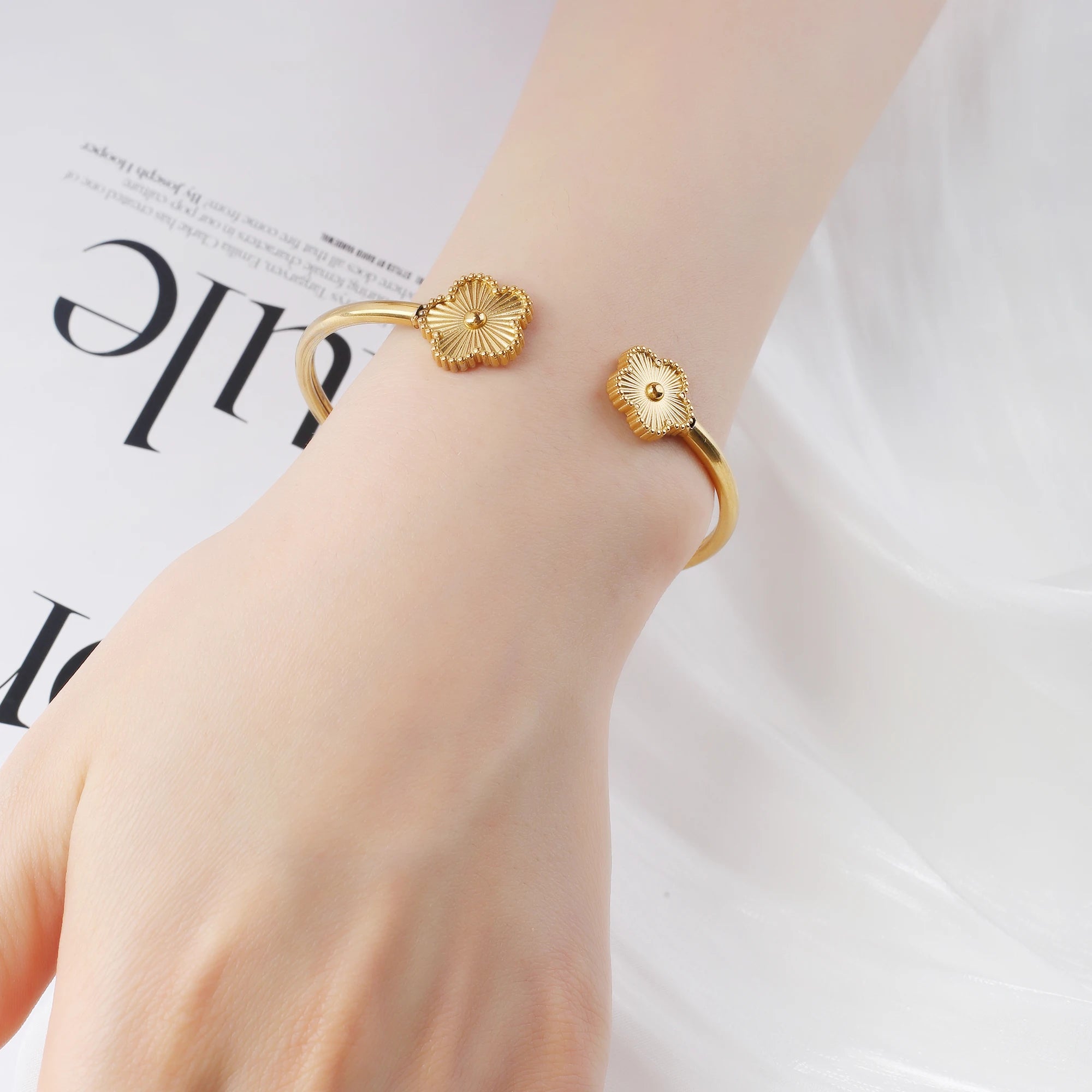 Amara Leaf Bangle