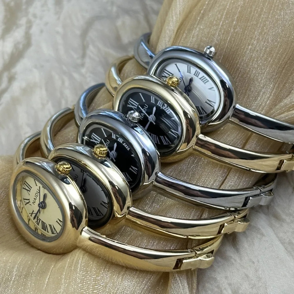 Golden Bracelet Watch – Timeless Elegance for Her