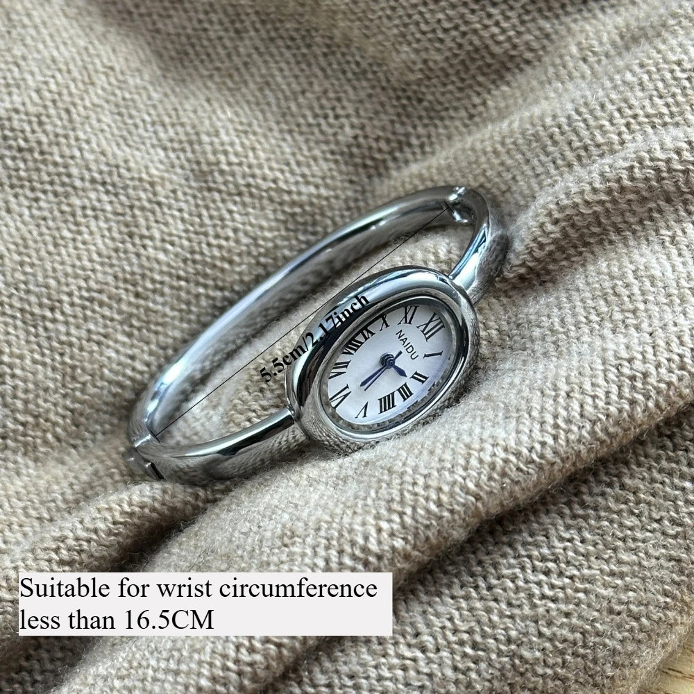 Golden Bracelet Watch – Timeless Elegance for Her