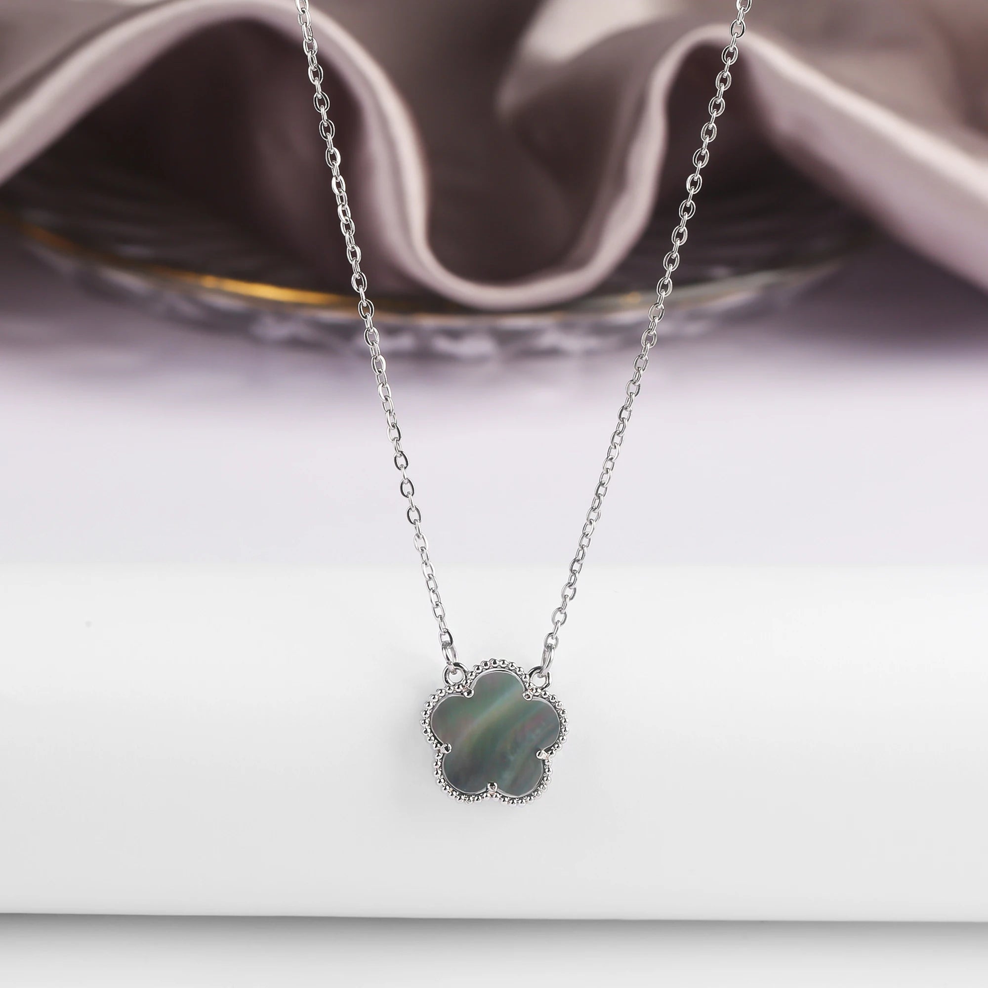 Eterna Flower Necklace