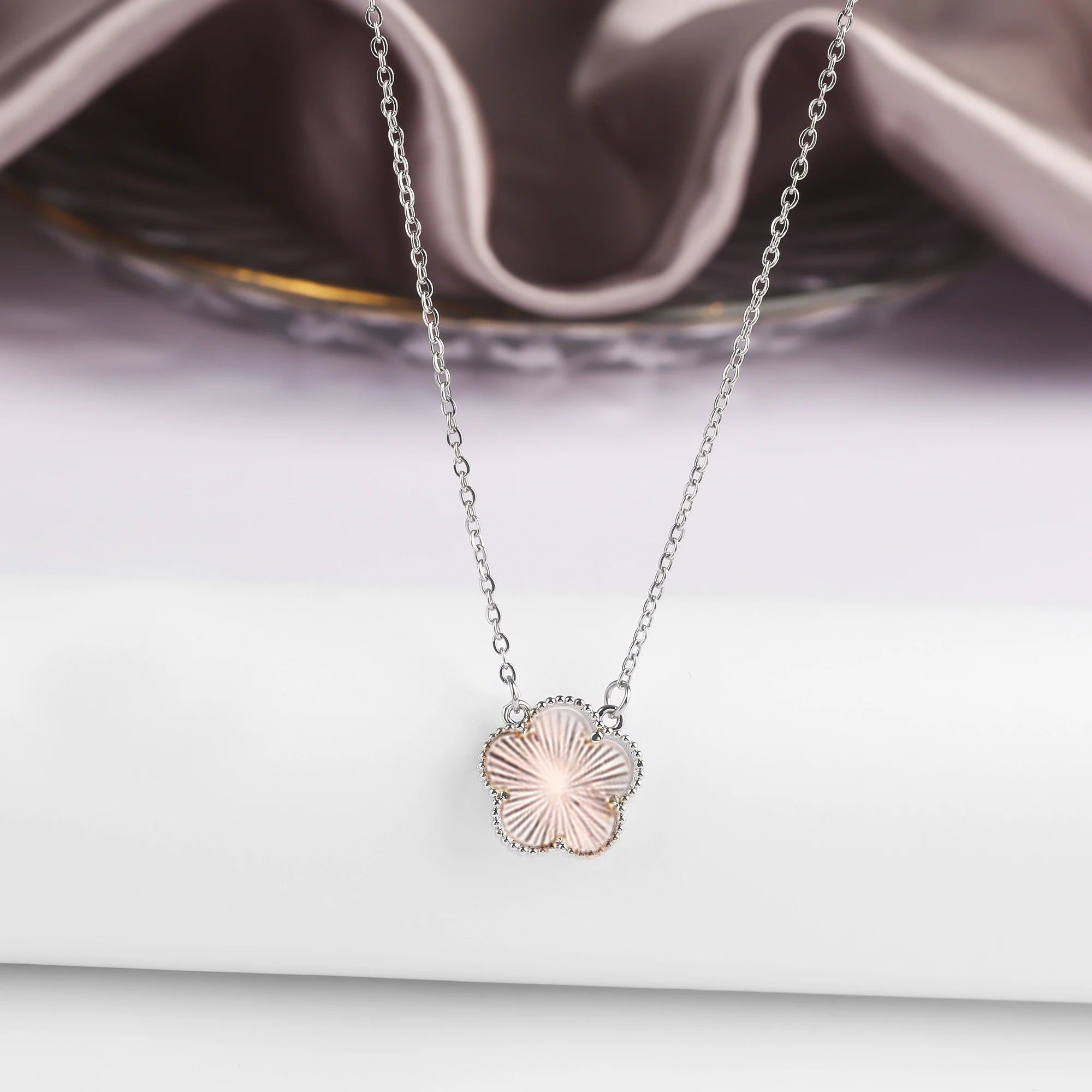 Eterna Flower Necklace - Maison Vanessa
